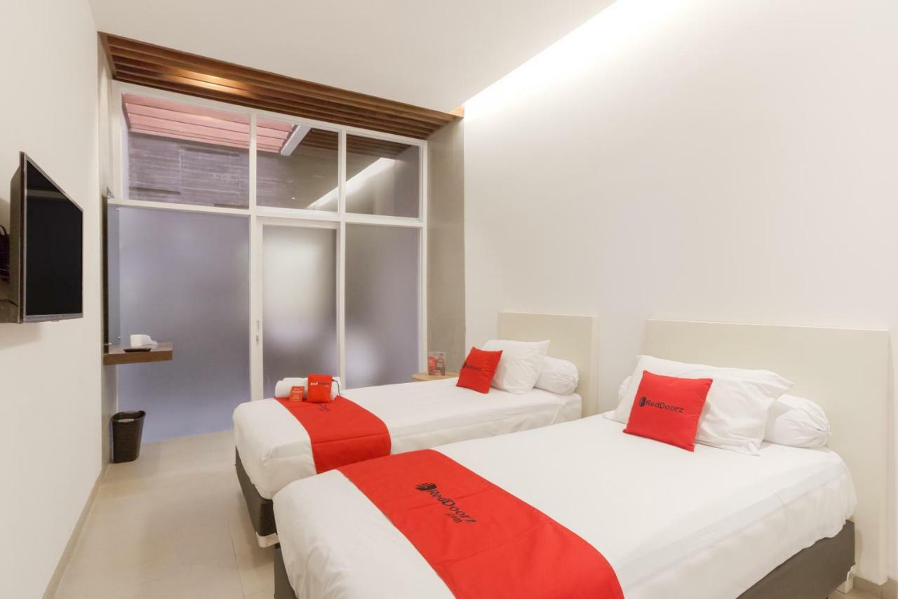เรดดอร์ซ พลัส แอท เดมางัน เกชายัน Hotel Pakualaman ภายนอก รูปภาพ