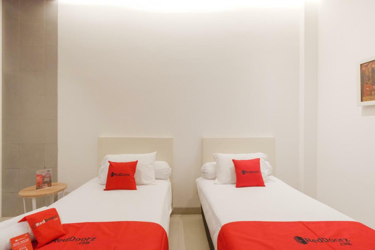 เรดดอร์ซ พลัส แอท เดมางัน เกชายัน Hotel Pakualaman ภายนอก รูปภาพ